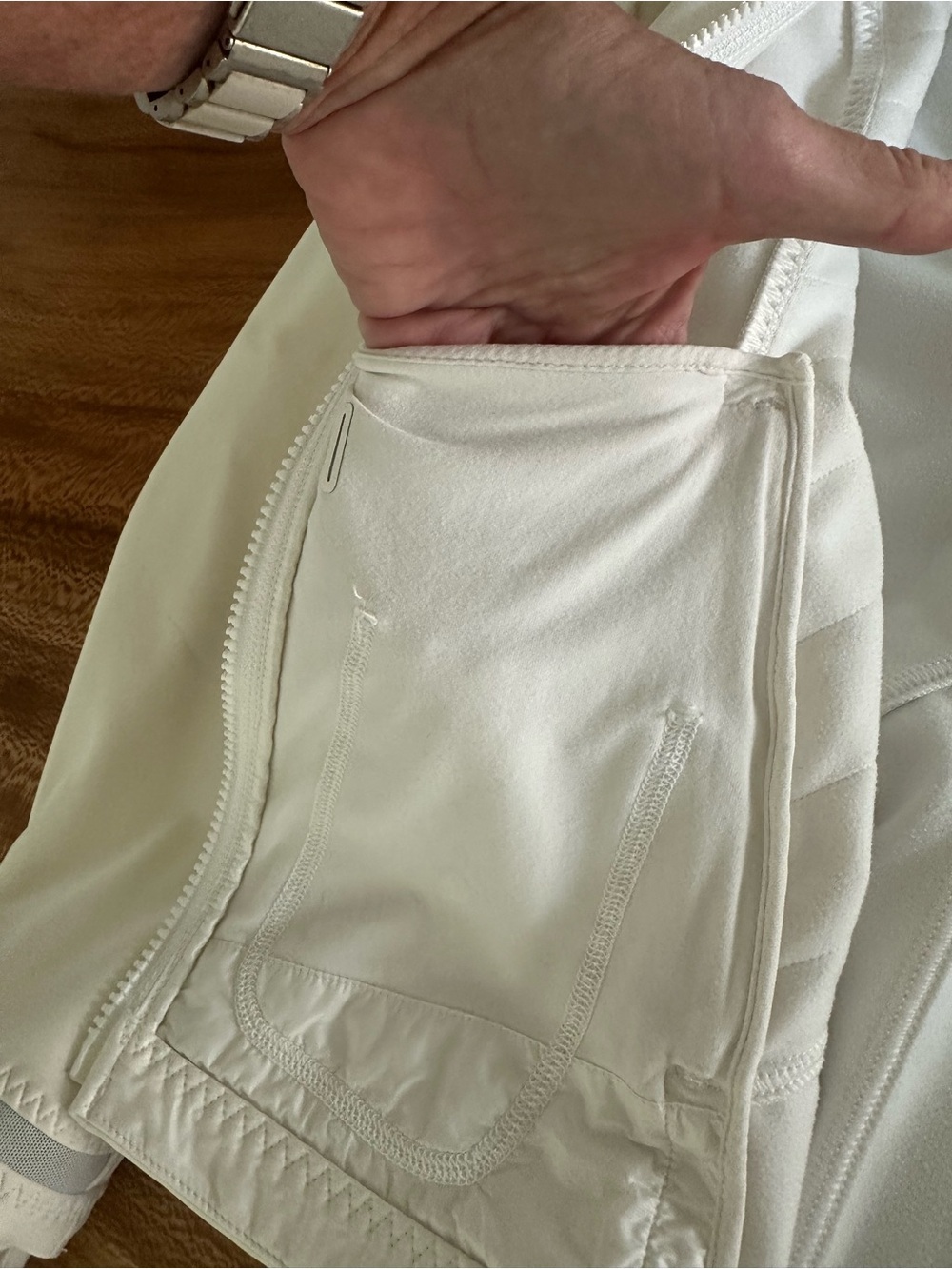 Lululemon Wind Runner Softshell Jacket Ruffle Detailing White | Size: 6 - Picture 14 of 16